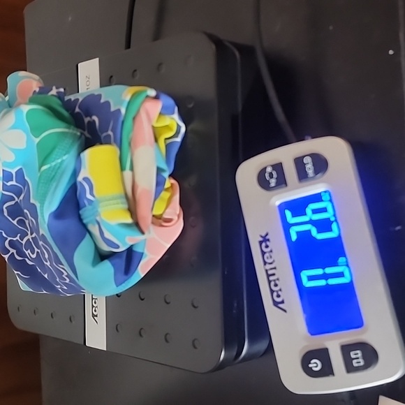 Mini Boden Floral Print Rashguard with Contrasting Striped Sleeves Size 3-4 - Picture 5 of 5